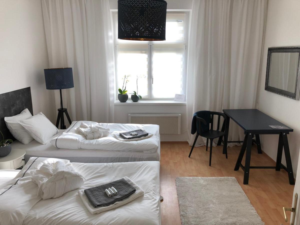 Pension Skylark Pardubice Cameră foto